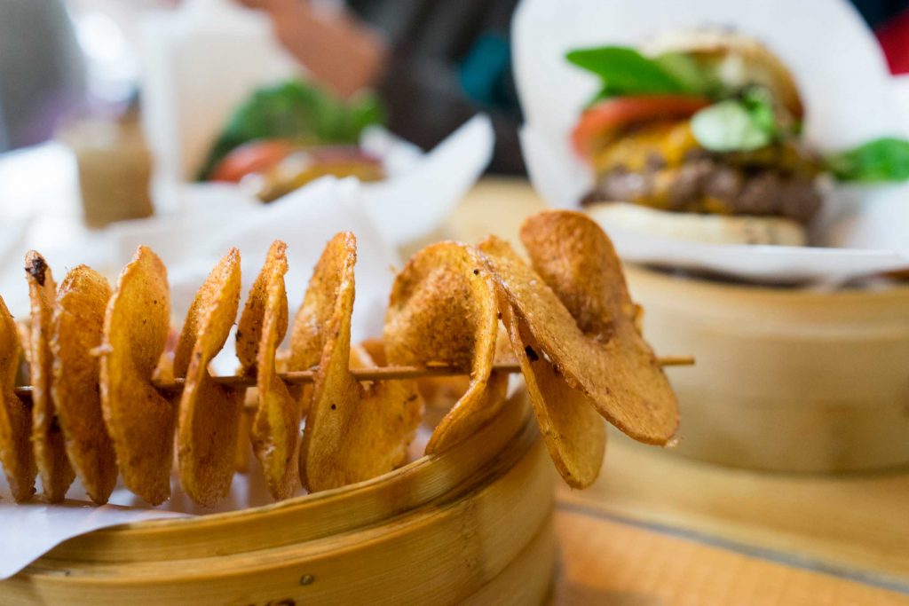7Chill_app's tweet photo. 🍔[#Food] SHISO BURGER PARIS | Les burgers aux saveurs de l'Asie
.
#7CHILL vous le conseille, parce que pour une fois ça ressemble à la photo !
.
M4  -  Saint-Michel 📍21 Quai Saint-Michel,  75005 Paris https://t.co/ekp7yY3gzM