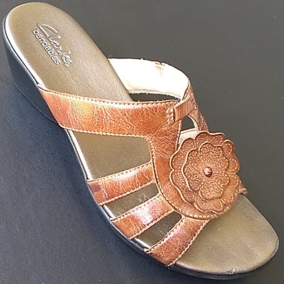 Yarn4L's tweet photo. So good I had to share! Check out all the items I'm loving on @Poshmarkapp from @tcpartsgirl @OlogistStack @yolanda_zazueta #poshmark #fashion #style #shopmycloset #clarks #thesak: https://t.co/yqkFf2KsjC https://t.co/0Tt0S3Re3M