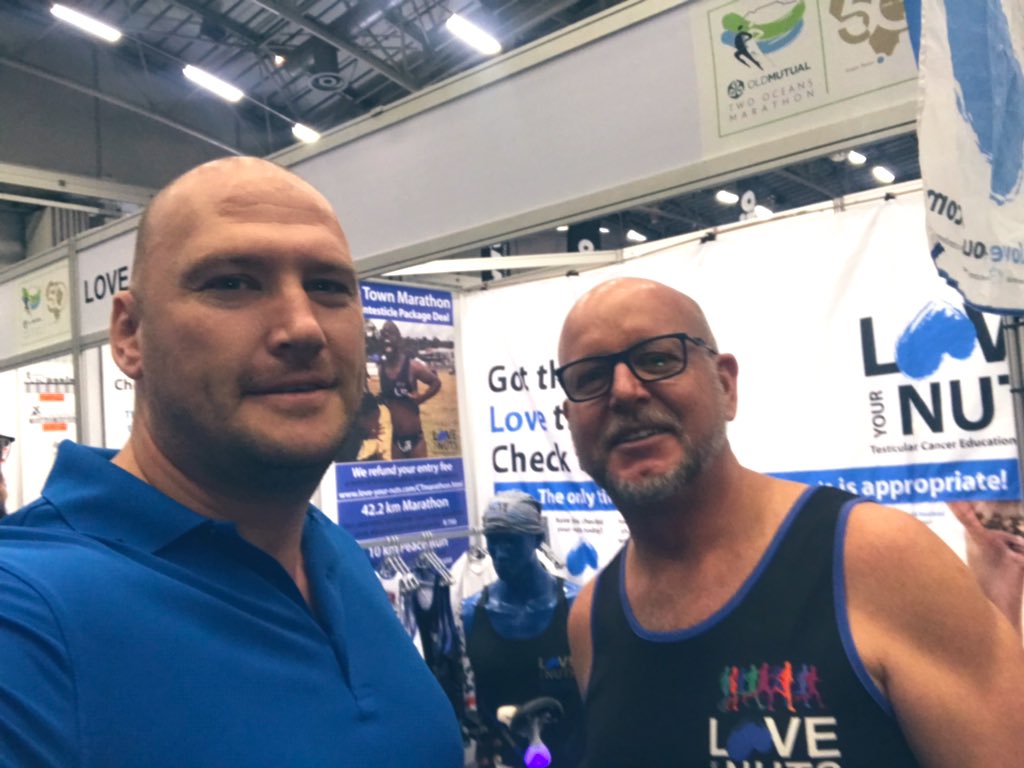 OneLungBanditZA's tweet image. Always great to catch up with a legend @LoveYourNuts at @2OceansMarathon Expo #RunAsOne #LungRun