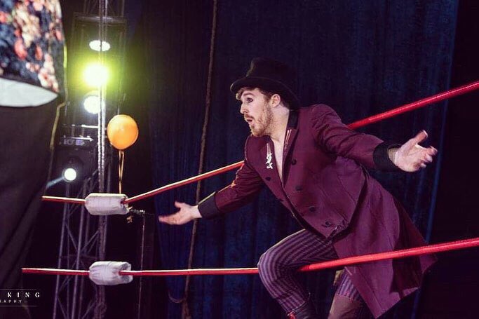 CrowleyCarnival's tweet photo. Woah, I can’t believe @Cody_Hall1 managed to pop my un-poppable balloon...😏🎩✨ #goteem
—————————————
📸: @brettkingphotography_77
#sadballoon #wrestling #britwres #prowrestling #codyhall #charlescrowley #steprightup #spectacular #welcometotheshow https://t.co/PaHsoAJvHd