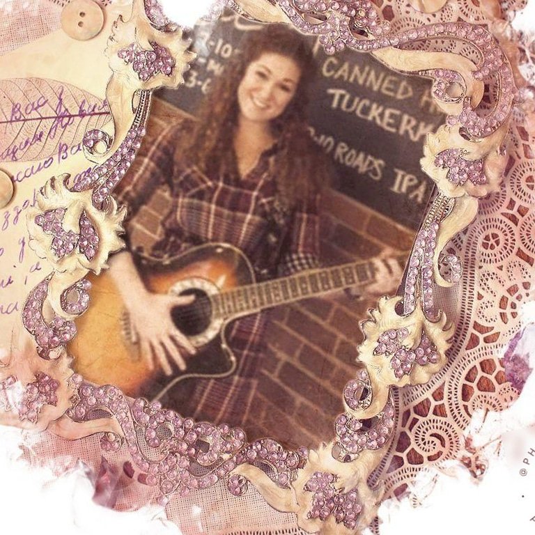 Kicktunes's tweet photo. Lacey - Vocals, guitar https://t.co/0Exq91HiT6