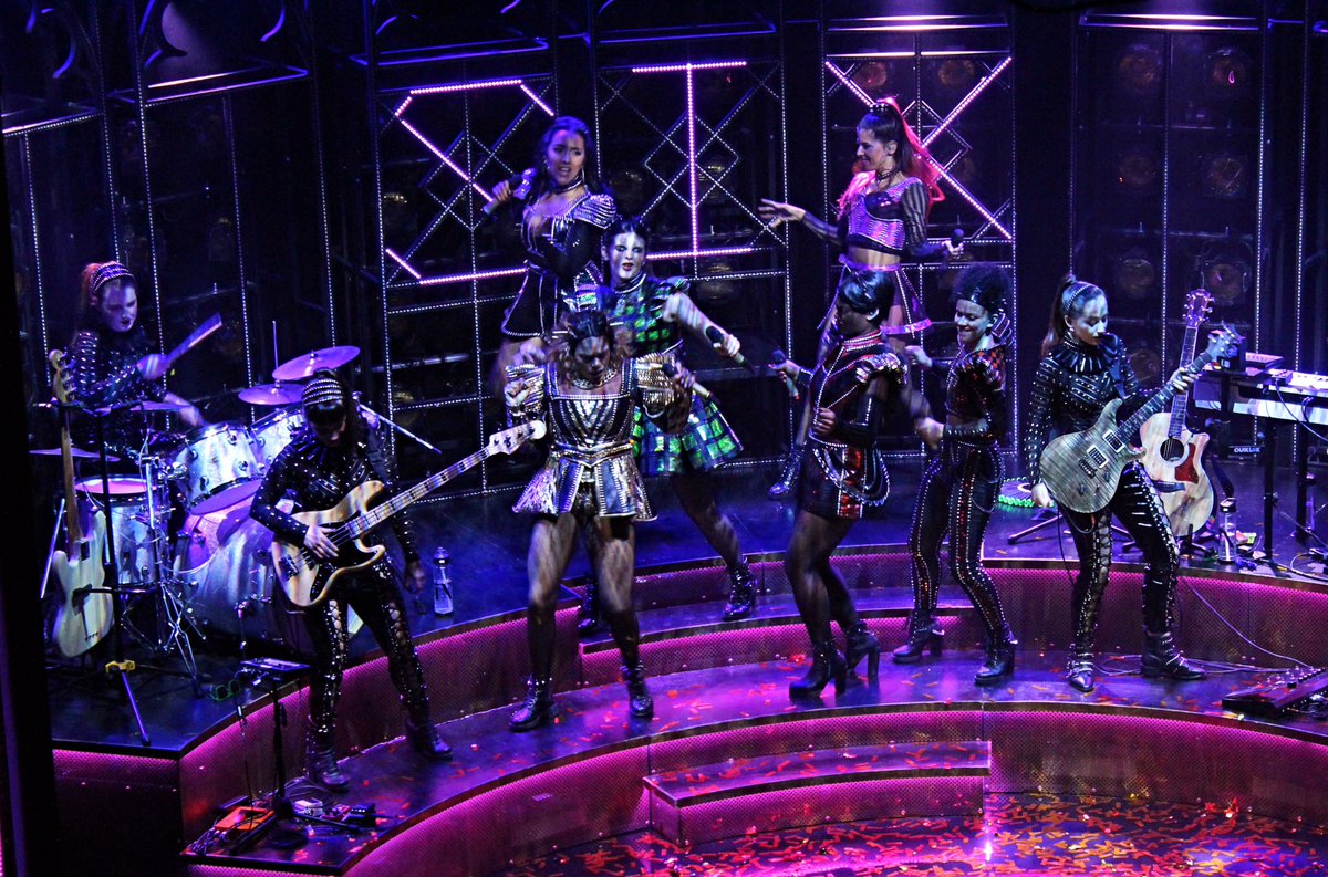 The most badass band you’ll find in the West End right now 👸🏻 (so sorry I couldn’t find the drummer covering Alice on here!)