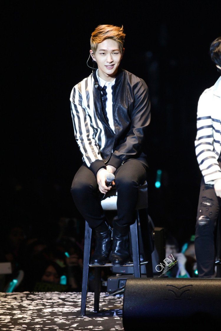 His smirk on the first pic, I... I... 