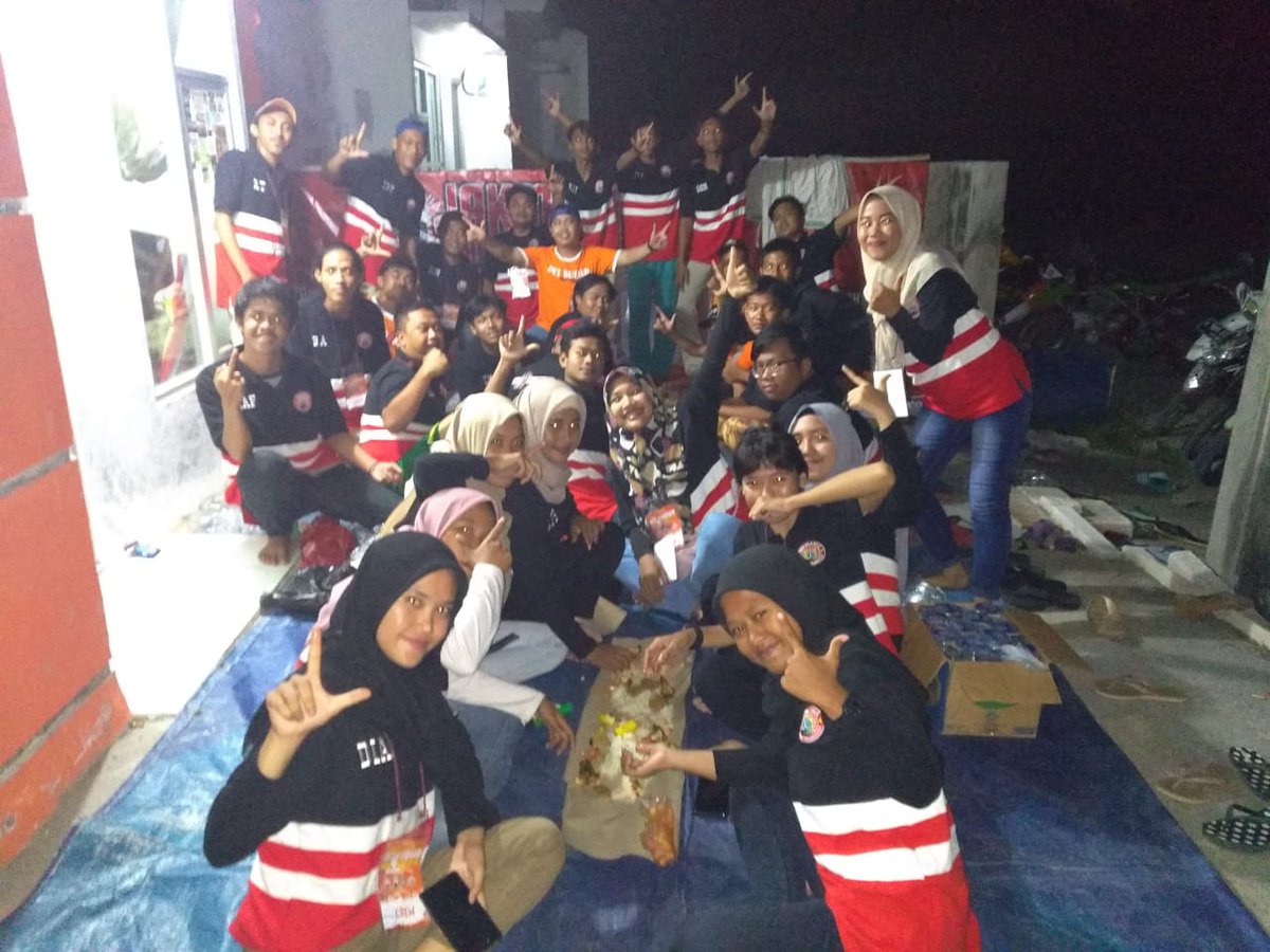 _JSTigaraksa's tweet photo. We are the J, we are the S, we are the T
We are Jakmania Stasiun Tigaraksa ๐๐
#Sem4kinSolid #4thJST #TigerBorder https://t.co/mFqum3YrnV