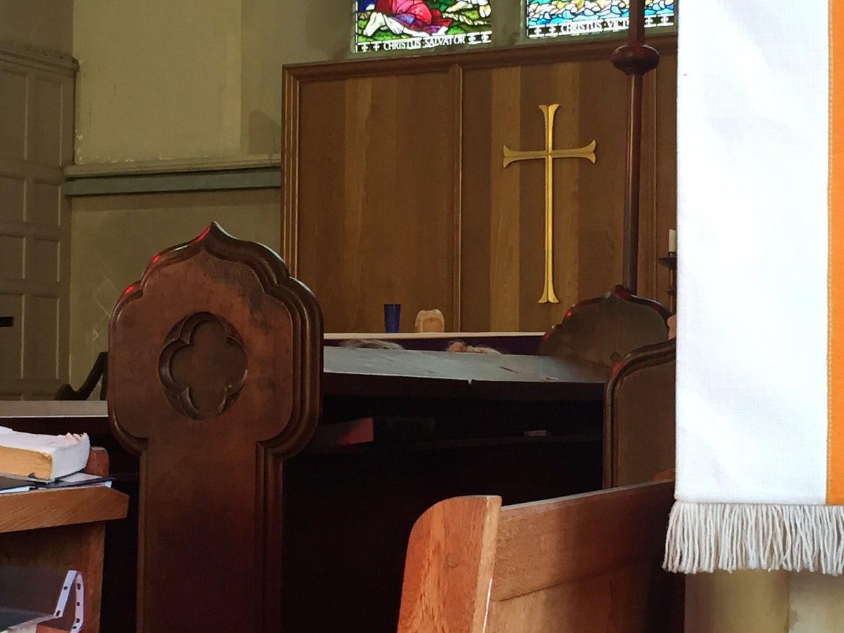 InfNetley's tweet photo. Today we are remembering Maundy Thursday and preparing for the last supper. Thanks to the Kingfishers for such fine storytelling skills in the church. https://t.co/1dKXVPtmOF
