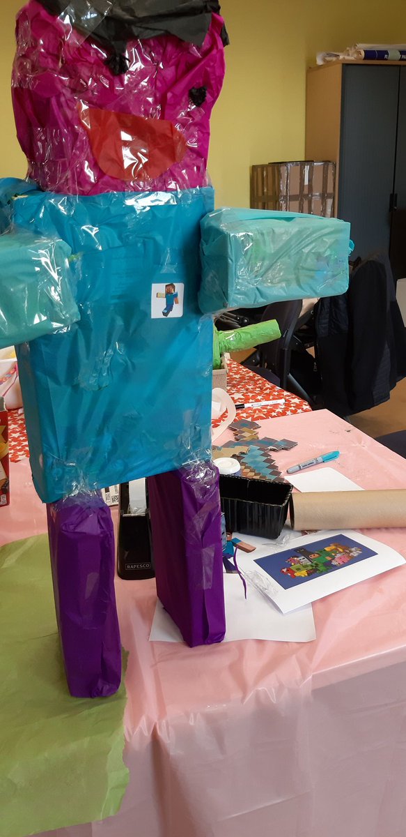 jill_lowes's tweet image. Creations at Blaydon Library today #makermorning @GatesheadLibs @GHDDigiteam