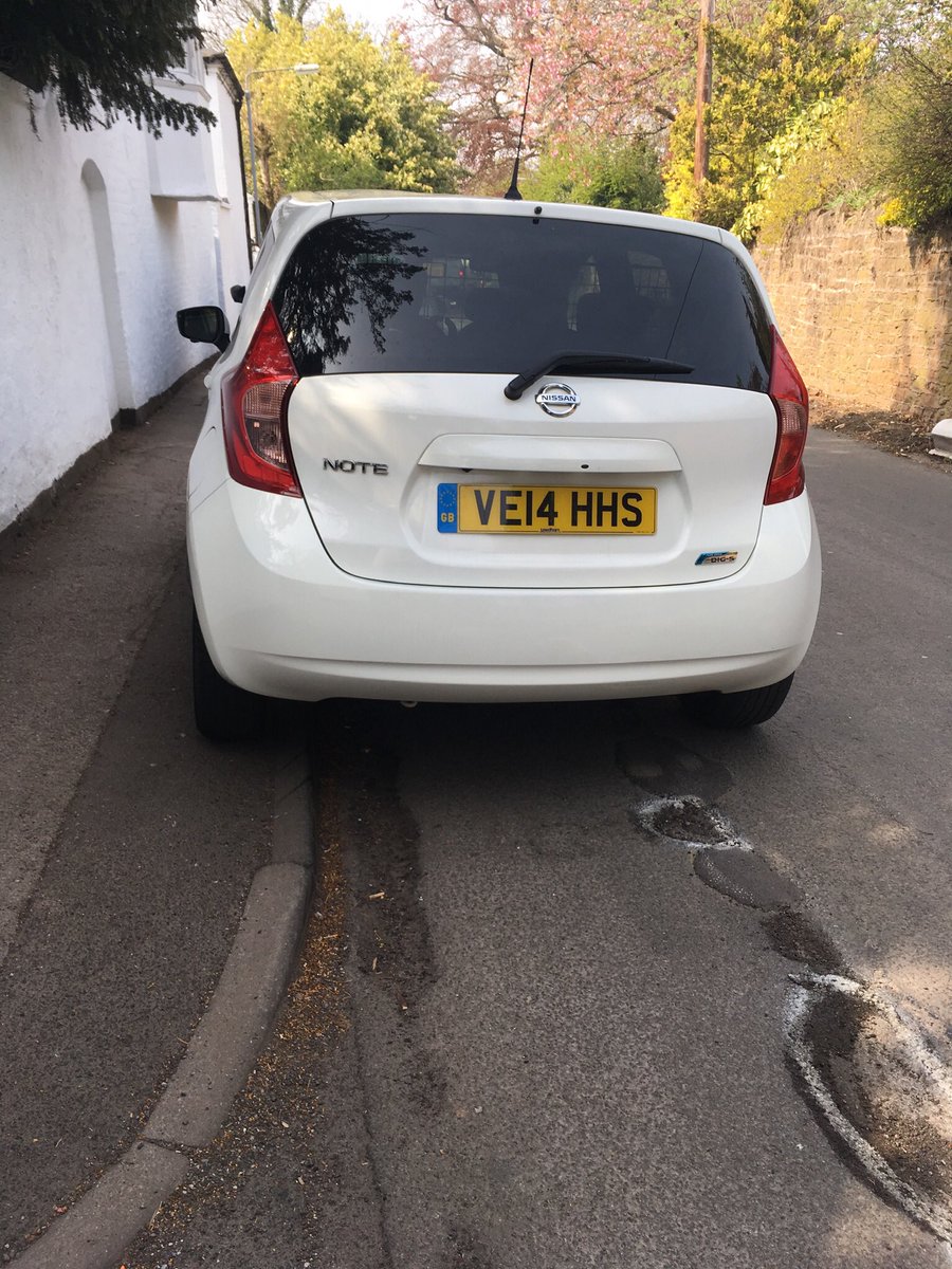 <a href="/ShameADriver/">ShameADriver</a> <a href="/JennyCllr/">Jenny Hollingsworth</a> another day another lot of selfish parking no wheelchair, mobility scooter, pram could get through there. With heavy lorries now using narrow road this is even more dangerous!