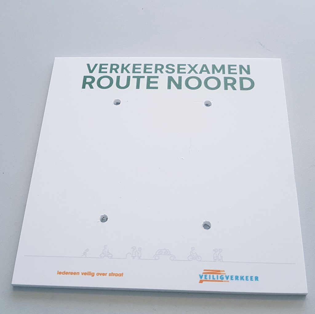 Dit jaar voor het eerste jaar nieuwe bordjes gebruikt tijden het <a href="/VeiligVerkeer/">Veilig Verkeer Nederland</a> #verkeersexamen