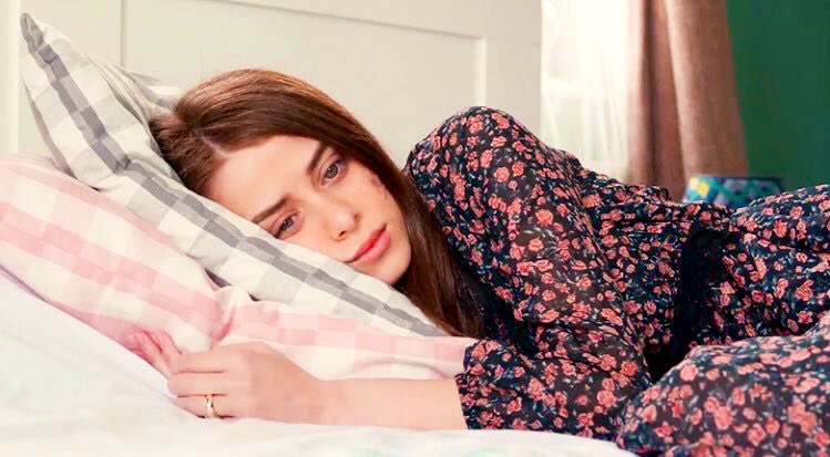 Ah benim dağ gibi durup dal gibi kırılan kalbim 🥀 #çukur #ilaydaalişan