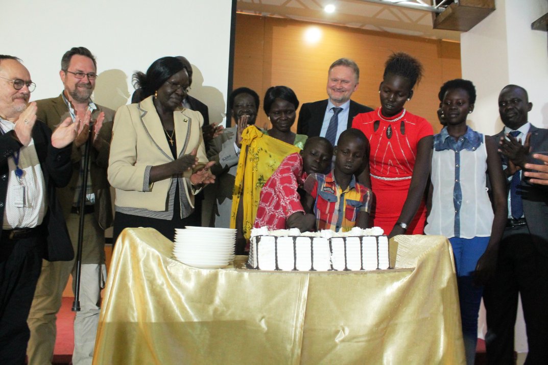 radiobakhita's tweet photo. Save the Children, #UNICEF and partners have reunited 6,000 children with their families after years of separation due to conflict in #SouthSudan.
@SCSouthSudan https://t.co/xdD73usvas