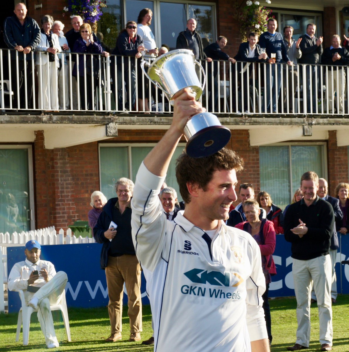 studunn21's tweet photo. All the best to @edfossie, moving on from @shrewsburycc to play for Alderley Edge - closer to where he now lives - after so many years of outstanding service. More than 10,000 @BDPCL_Official runs for his home town club and the captain of league and National KO winning sides 🏏🏏 https://t.co/fIVog8y2sD