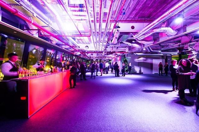 RT Landingfortytwo "Our large goods lift takes everything you need from the loading bay to the floor, facilitating a swift installation and keeping build and breakdown time at a minimum. " x.com/Landingfortytw…