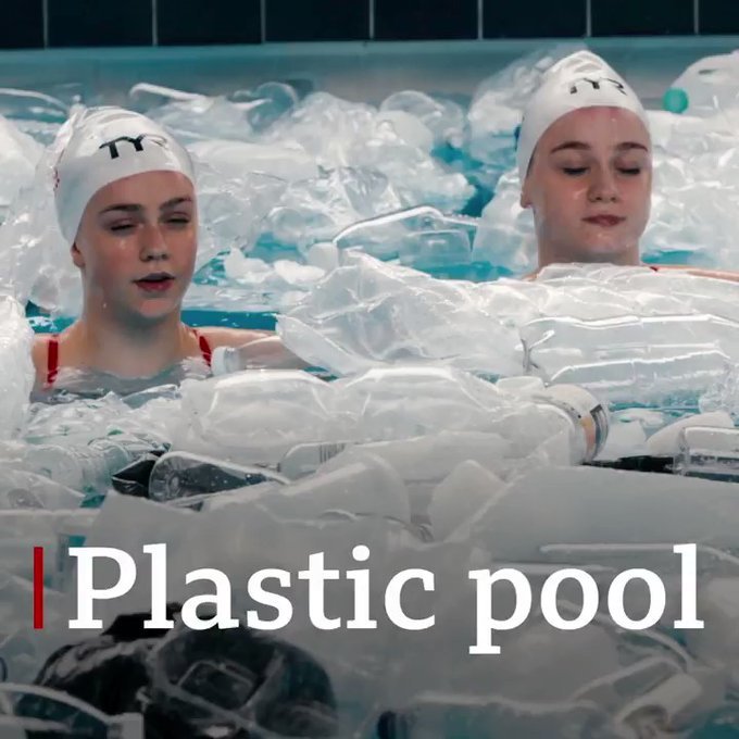 supperrbwomen's tweet image. #WSNet: RT BBC: Synchronised swimmers perform in a pool full of plastic to highlight the problem of the world&apos;s polluted oceans. ♻️🏊‍♀️
