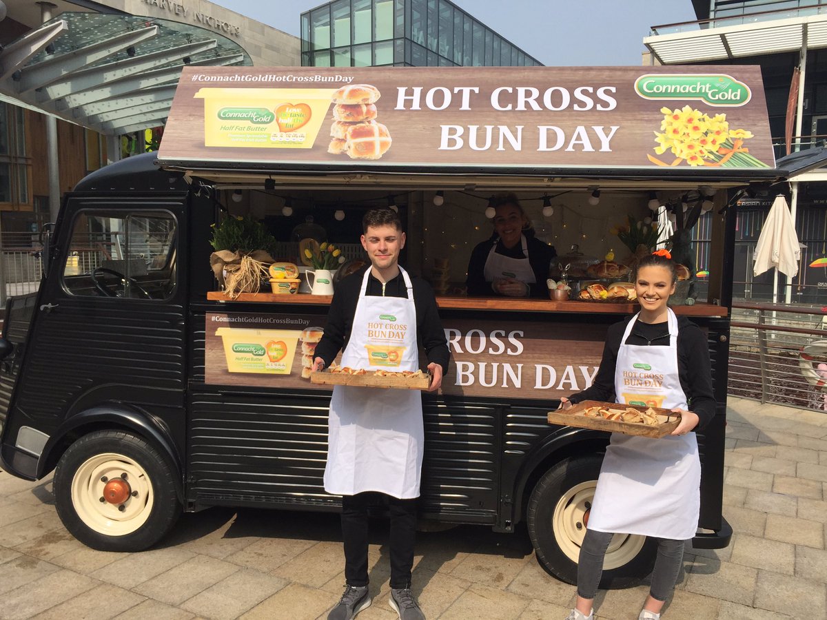 ConnachtGold's tweet photo. Getting busy @DundrumTC for #ConnachtGoldHotCrossBunDay Gome find us out by the pond https://t.co/94wvMdQYBC