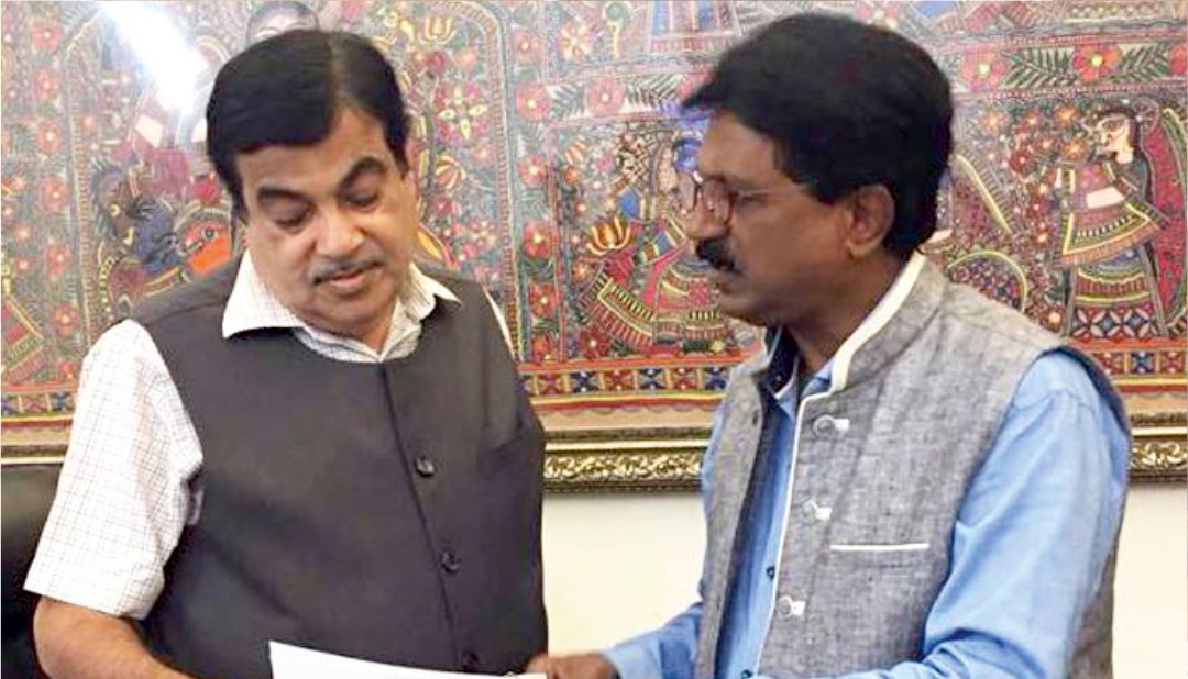 AGSawant's tweet photo. सामान्य माणसाला, तरुणांना, व्यावसायिकांना, शेतकऱ्यांना, बेरोजगारांना, प्रत्येक स्तरातील प्रत्येक व्यक्तीस भेडसावणाऱ्या समस्येबद्दल लोकसभेत आवाज उठवला, संबंधित केंद्रीय मंत्र्यांसमवेत चर्चा करुन न्याय मिळवुन दिला... @ShivSena @BJP4India #RPI https://t.co/6DxpYqeoC7