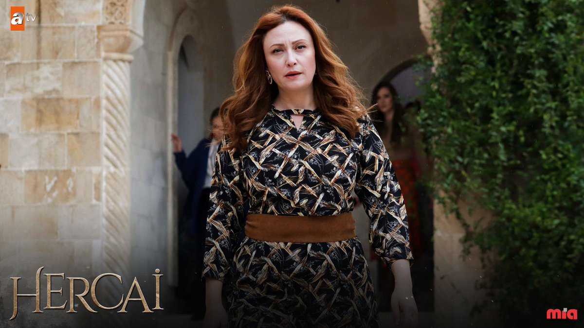 atvcomtr's tweet photo. Rüzgarda savrulan yelken misalidir hırs, yıkılsa da ayağa kalkmasını bilir! #Hercai yeni bölümüyle yarın 20.00'de #atv'de! https://t.co/CN2HvpJEOy