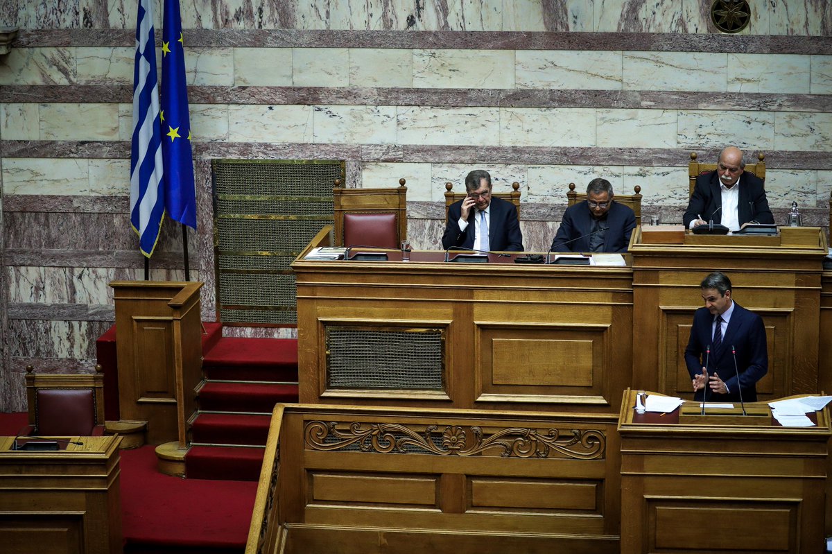 GRZeitung's tweet photo. Griechenlands Parlament stellt hohe Reparationsforderungen an Deutschland

Das #riechische #Parlament hat am #Mittwoch (17.4.) beschlossen, dass #Athen eine #Verbalnote an #Deutschland richten wird, um #Reparationsforderungen deutlich zu machen. 

https://t.co/vhqJAU2rfD https://t.co/jDSbANBhxx