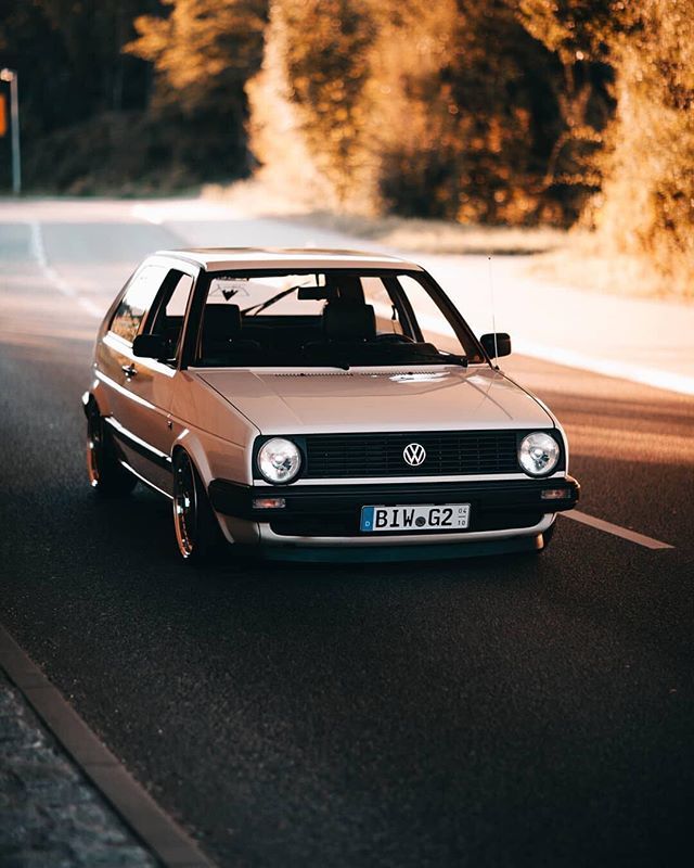 vwdepo's tweet photo. Photo by @natascha_zkrzwsk
.
"Und kein Mensch konnte es stoppen durch den Satz... "das schaffst du nie"
📷@dublvrs
#vwdepo #vwoftheday
#dublovers #shootingtime #volkswagen #vw #vwlove #vwmädchen #golf #golf2 #mk2 #car #carlove #cargirl #low #static #s… https://t.co/Ty30A06RAW https://t.co/dr3HStdBvk