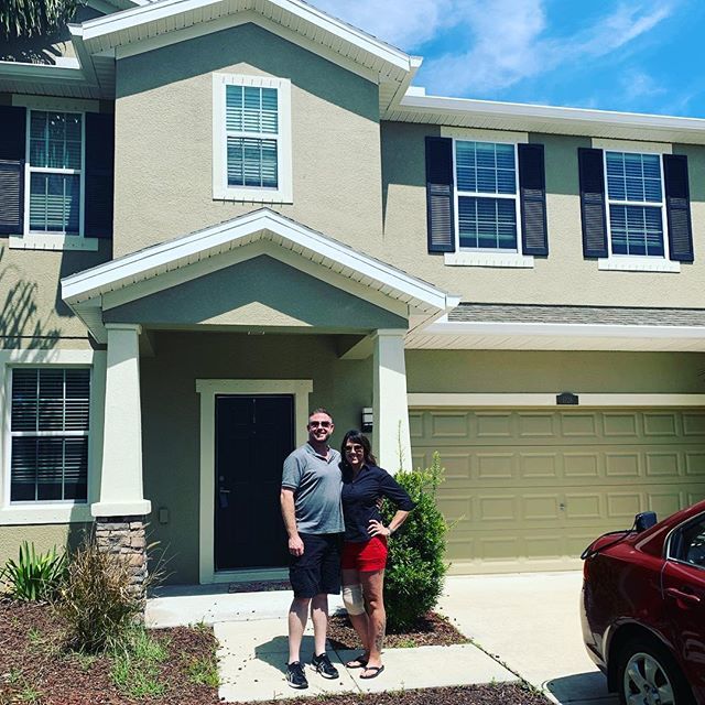 frankenhomes's tweet photo. Look at these happy homeowners!! Soooo excited to get this one to the finish line!! Congratulations @hangatr on your gorgeous new home!! Your new neighbors (I.e. me 😆) can’t wait to crack open a cold one poolside with you guys!! #newneighbors #apollobeach #ruskin #sellmyhome… https://t.co/2aYcklwt2m