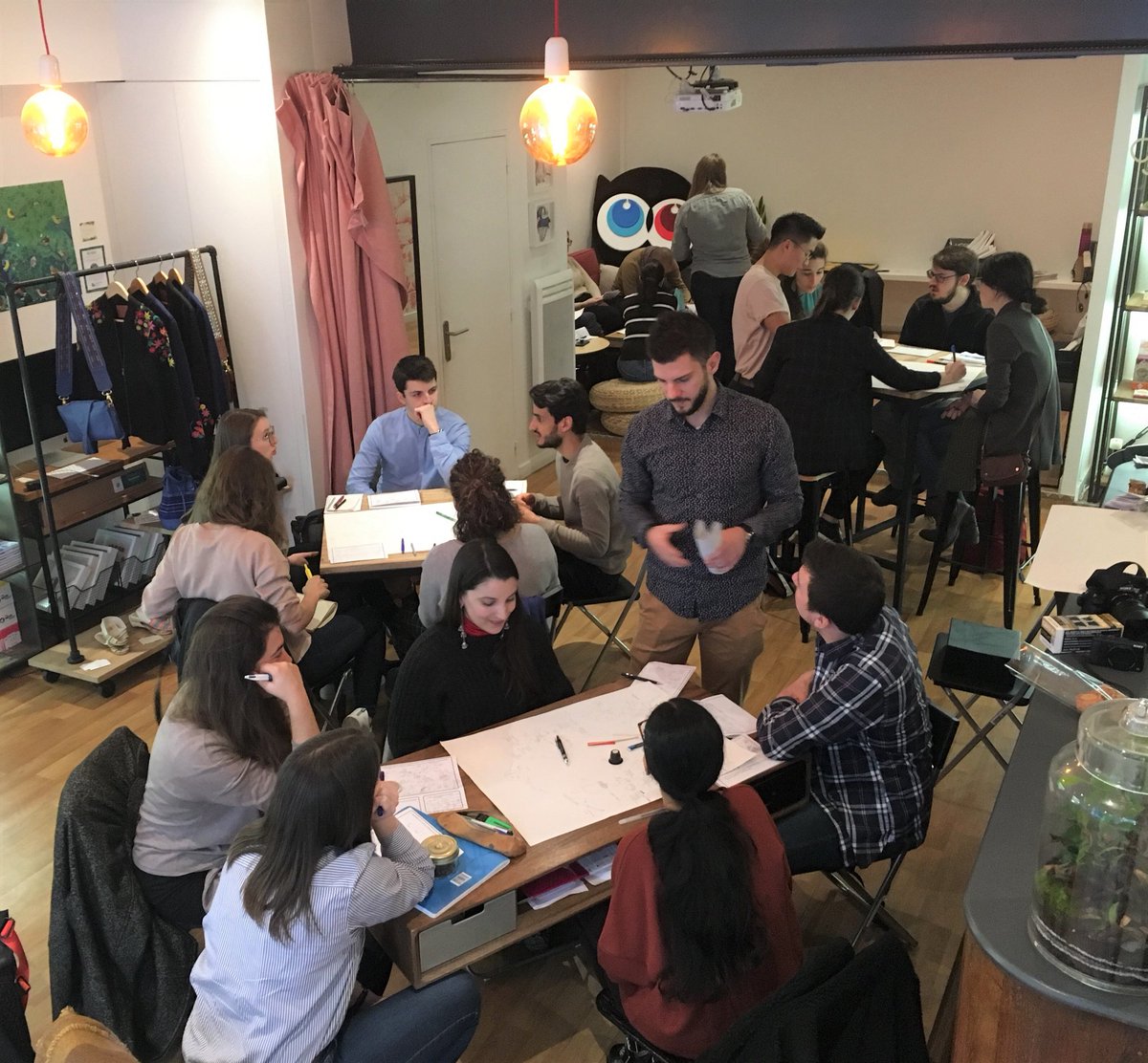 Cooperativemu's tweet photo. #Designmonth #3 chez @Cooperativemu : Nous organisons des workshops découverte de l'#écoconception pour vous sensibiliser à la démarche.
💡Un #workshop créatif ou une session de formation à organiser ? Contactez nous ! https://t.co/l8ZnczsDNE