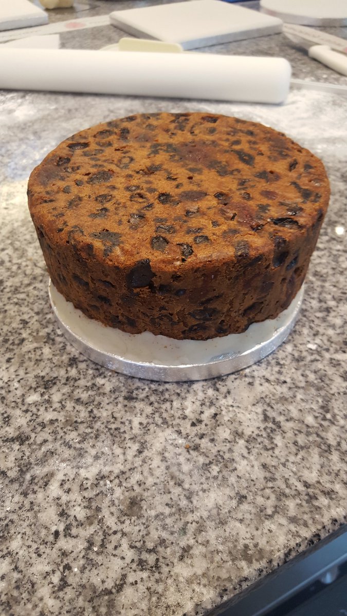 Alex (@geekintechland) on Twitter photo Day 4 of cake school <a href="/ppcakeacademy/">PeggyPorschenAcademy</a> and today we are mangling marzipan! Amazing how much of a sweat you can work up wrestling it on cakes ππ€·ββοΈ Day 4 of cake school <a href="/ppcakeacademy/">PeggyPorschenAcademy</a> and today we are mangling marzipan! Amazing how much of a sweat you can work up wrestling it on cakes ππ€·ββοΈ