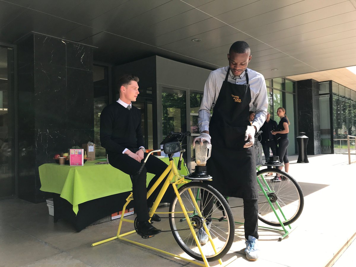 Le soleil est de retour ☀️ L'occasion idéale pour allier effort et récompense avec ces vélos-smoothies 🚴‍♂️🍹 #InsidePwC