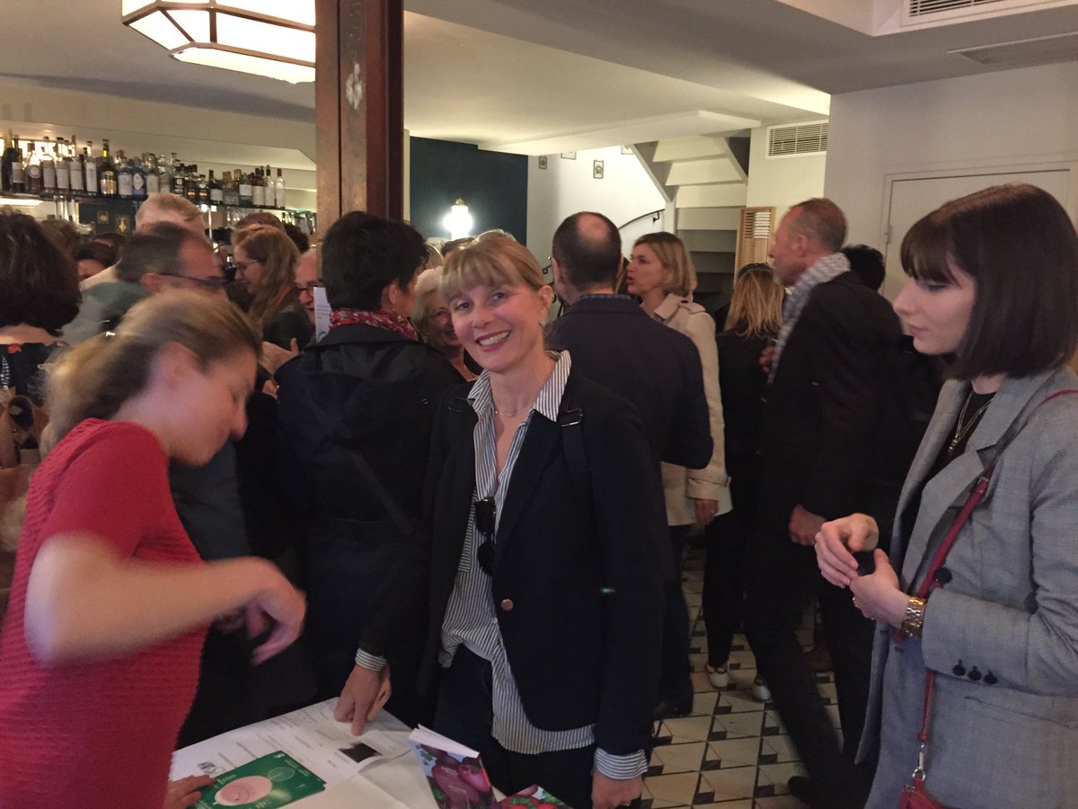 Retour en images sur la très belle soirée de lancement du "Plaidoyer pour le vin naturel" d'<a href="/EricMorain/">Eric Morain</a> ! Merci à tou•te•s et rendez-vous en librairie le 2 mai :)  🥳🍷📕
facebook.com/pg/nouriturfu/… #buveznature #livre #food #vinnaturel