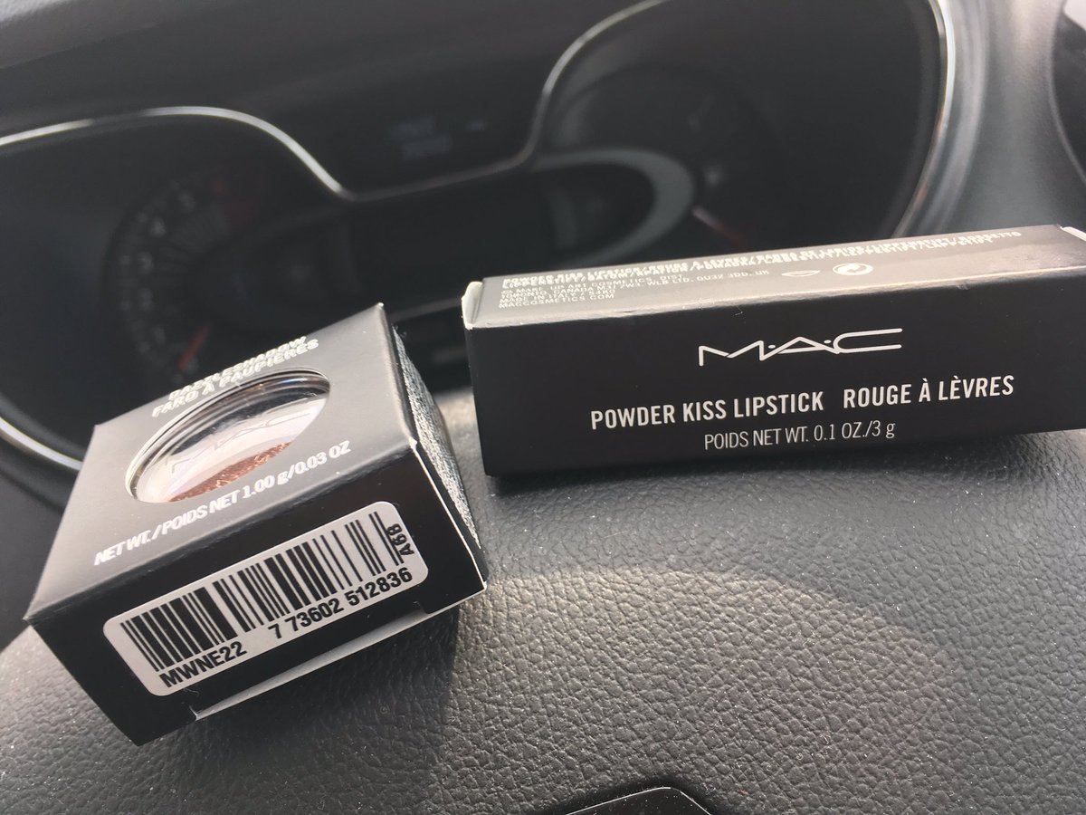 nikkijp83's tweet photo. Went shopping for jeans, ended up at MAC Cosmetics instead. #maccosmetics #macaddict https://t.co/BTNJMaLmWX