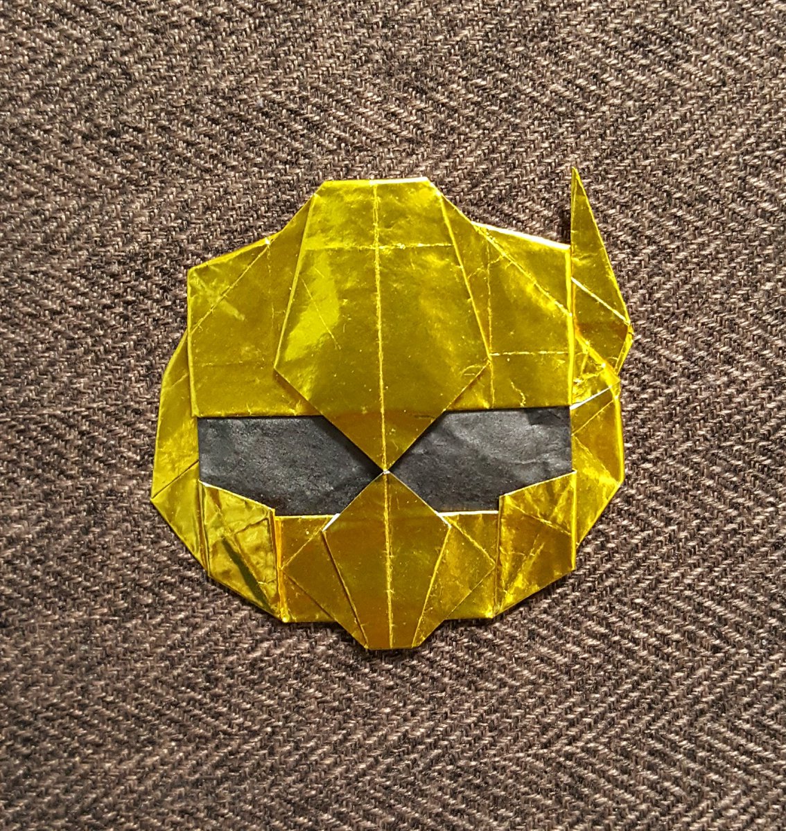 Tatsumi S Mitsuda Sur Twitter 以前 ガンダム折り紙を載せたとき 金色の百式が見たい という声があったので金色で折ってみました 折り紙作品 ガンダム 百式