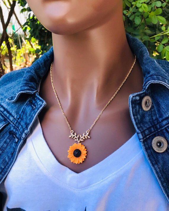 BluericaStore's tweet photo. Hello sunflowers 🌻 https://t.co/2p6bd8hAsJ