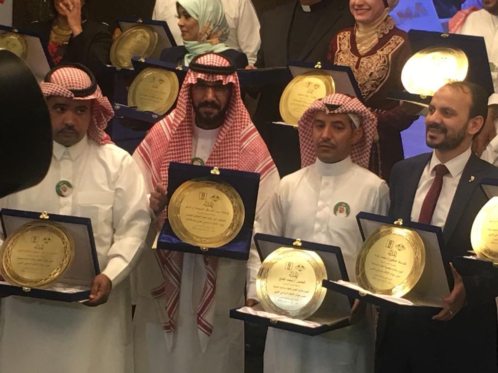 N2SA_'s tweet photo. كُرمت صباح الأمس بحفل جوائز المركز العربي للإعلام السياحي🇪🇬
 @arab_T_media

وإستلام جائزة
افضل وكالة سفر وسياحة
@Sama_Almosafer

هدفنا الآن هو:إيجاد وصناعة الفرص للسياحة الداخلية لبلدي الحبيب❤️🇸🇦
المملكة العربية السعودية❤️🇸🇦
و تحقيق رؤية سيدي ولي العهد2030م 

@scthKSA
#رفاق_السفر https://t.co/6fV6O0vZaf
