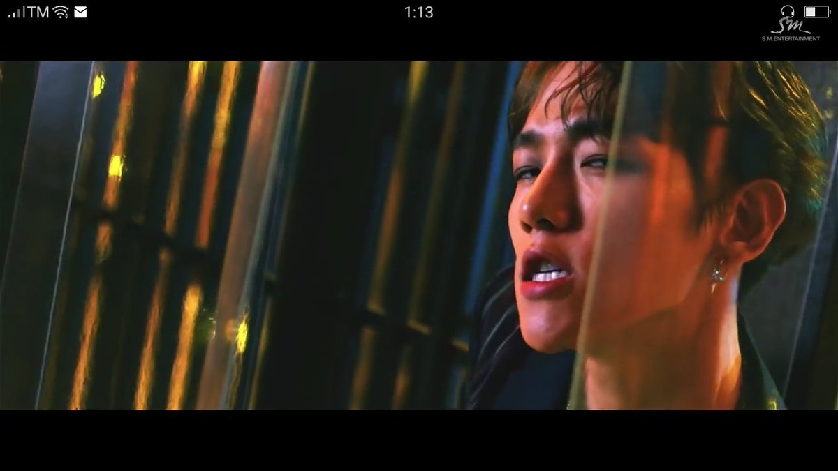 AemieLiana's tweet photo. This is how @B_hundred_Hyun making us breathless hahaha he stole my heart ❤❤❤ U.U 

@B_hundred_Hyun 
@weareoneEXO 
#EXO 
#ExoForTheWin https://t.co/hP76oSujTd