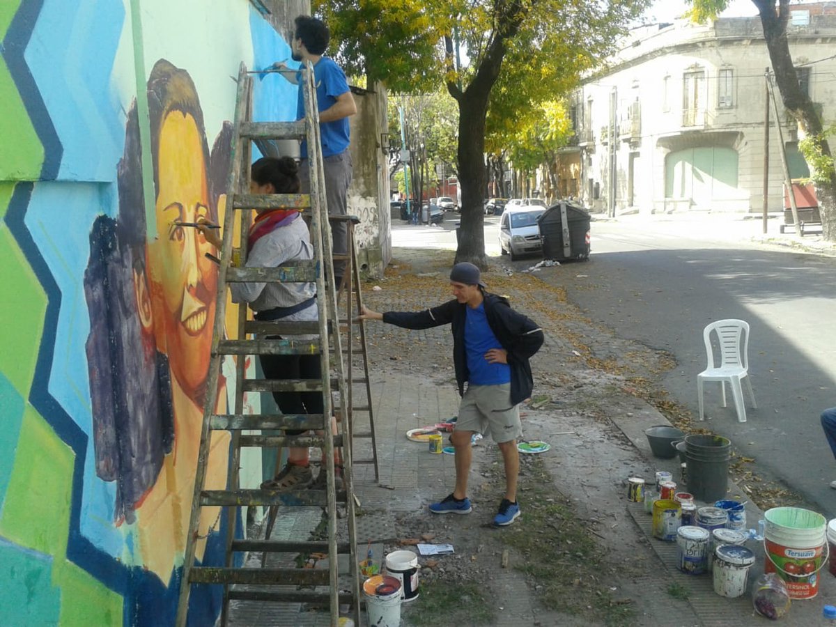 LaBoca_RyP's tweet photo. #AHORA en la jornada de mural en el barrio de La Boca, mural en homenaje a Martiniana y Daniel Levy, militantes del barrio, detenidos en la ultima Dictadura Militar en Argentina https://t.co/K8Jm5sCJ1q