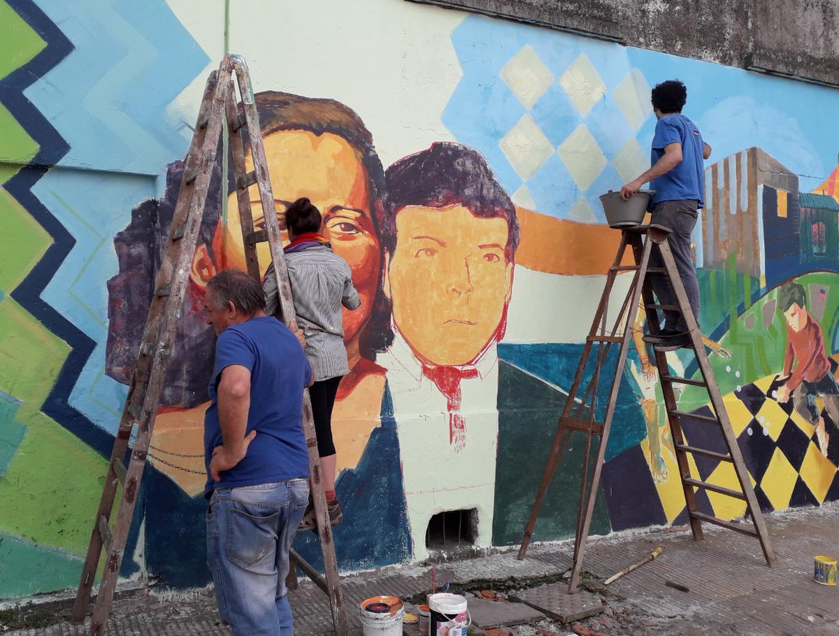 LaBoca_RyP's tweet photo. #AHORA en la jornada de mural en el barrio de La Boca, mural en homenaje a Martiniana y Daniel Levy, militantes del barrio, detenidos en la ultima Dictadura Militar en Argentina https://t.co/K8Jm5sCJ1q