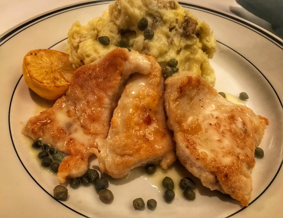 MeaganWristen's tweet image. Had the most delightful lunch at @TheGrill at @GalleriaDallas last weekend. I had the chicken picatta! #visitaddison #addisontx #playandstayaddison