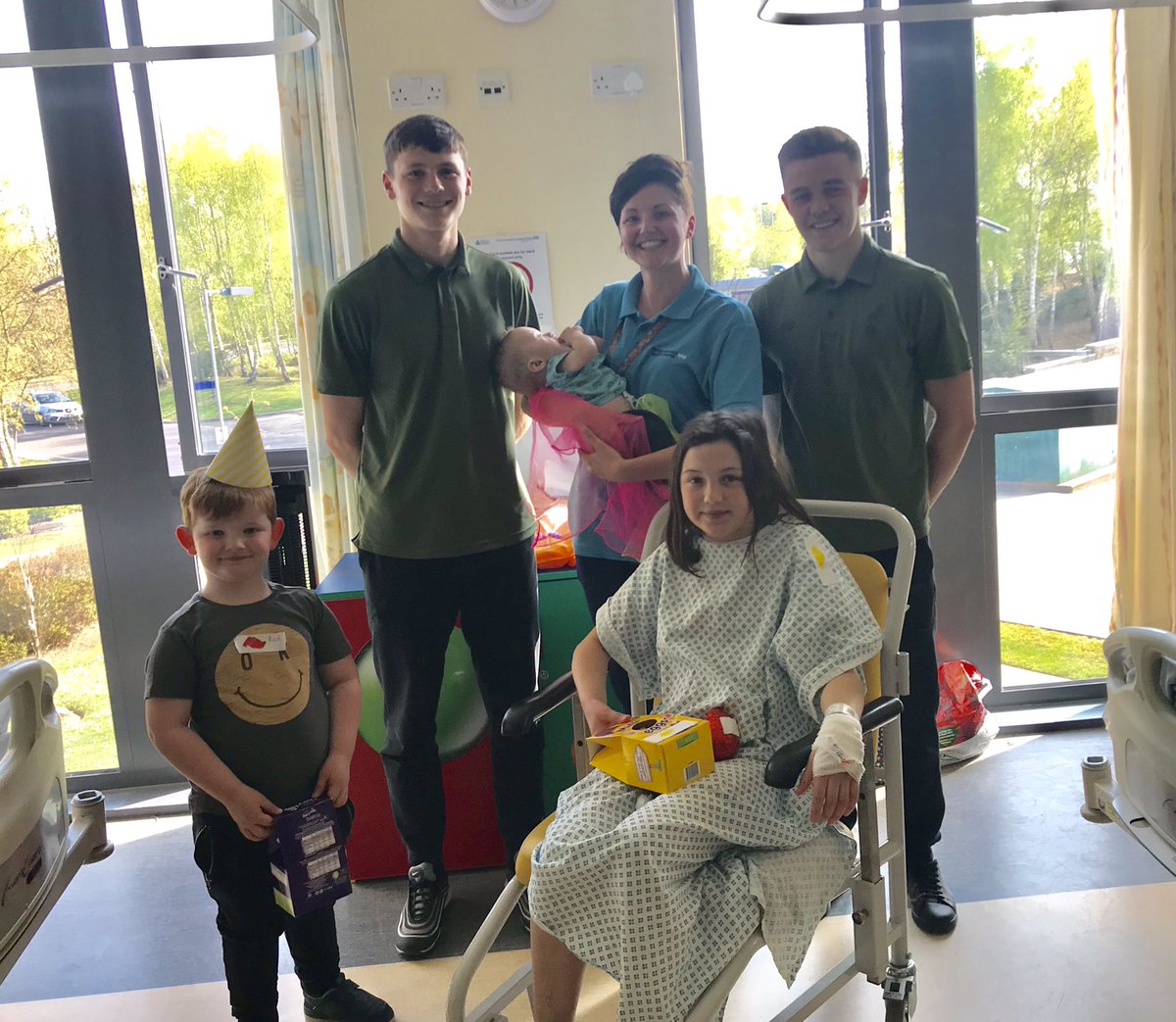 NorwichCityAcad's tweet photo. 18’s and 23’s captains Zac Dronfield and Alfie Payne arranged a collection amongst the players and staff at Colney and delivered Easter eggs and presents to the children at the Jenny Lind Children’s Hospital this afternoon. #NCFC https://t.co/0oIpLouwpj