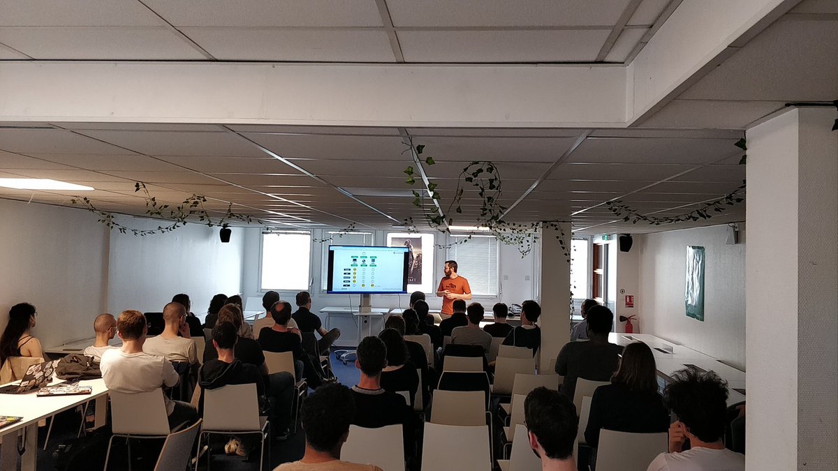 wpnantes's tweet photo. #meetup #WordPress #Nantes @EpitechNantes animé par @romainPetiot44 WordPress est-il Green ? L'éco conception. C'est parti ! https://t.co/OK32wc3BOB