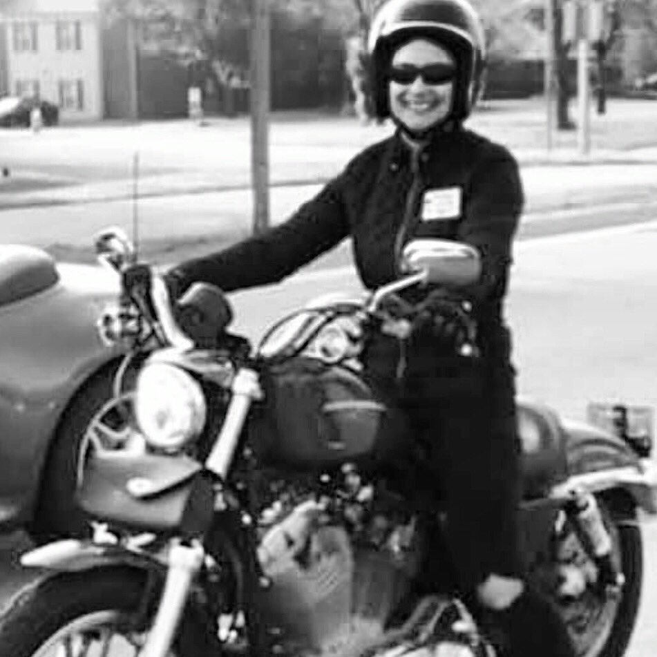 SmallestDOT's tweet photo. Nice #retrohelmet shot on #ThrowbackThursday 🤘
#harleydavidson #womenwhoride #sicklid #vintagehelmet #chopperchick #livetoride #motorcycles #bikerhelmets https://t.co/JwZNlgtWcp
