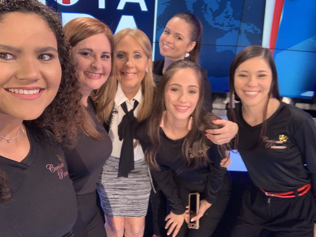 CornatePrinces1's tweet photo. Ayer en Ahora Es y Jugando Pelota Dura por Univisión. Hablando de nuestra Resolución Conjunta 464 y el deseo que tenemos de prevenir la violencia de género. https://t.co/hQoOoXq7nF