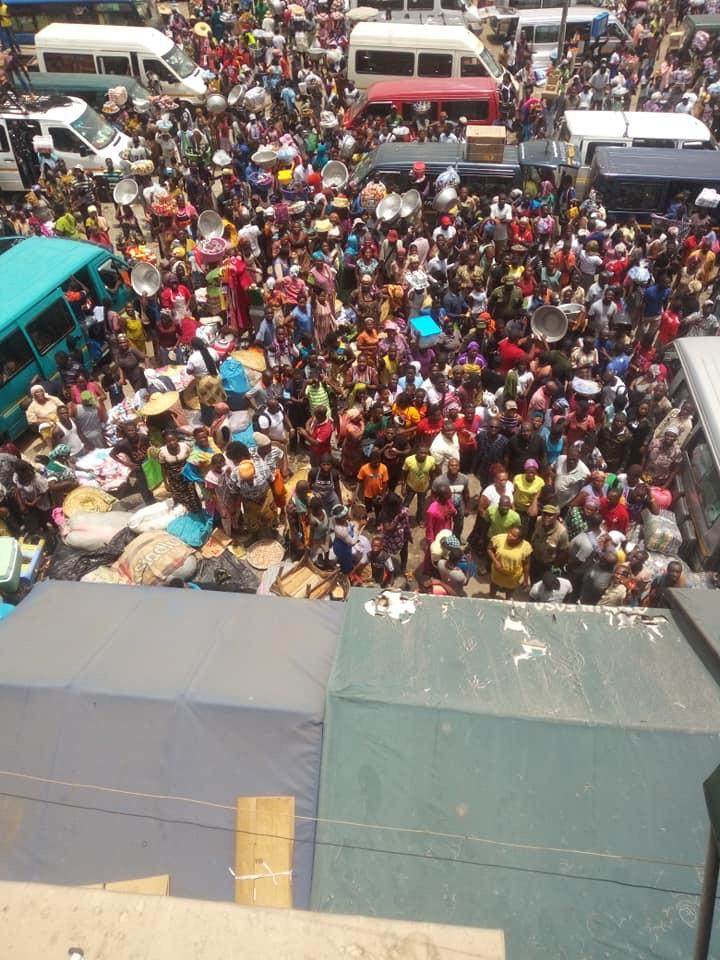 edemagbana's tweet image. Simply awesome. Accra came to a standstill because John Mahama was in town. #MahamaInAccra