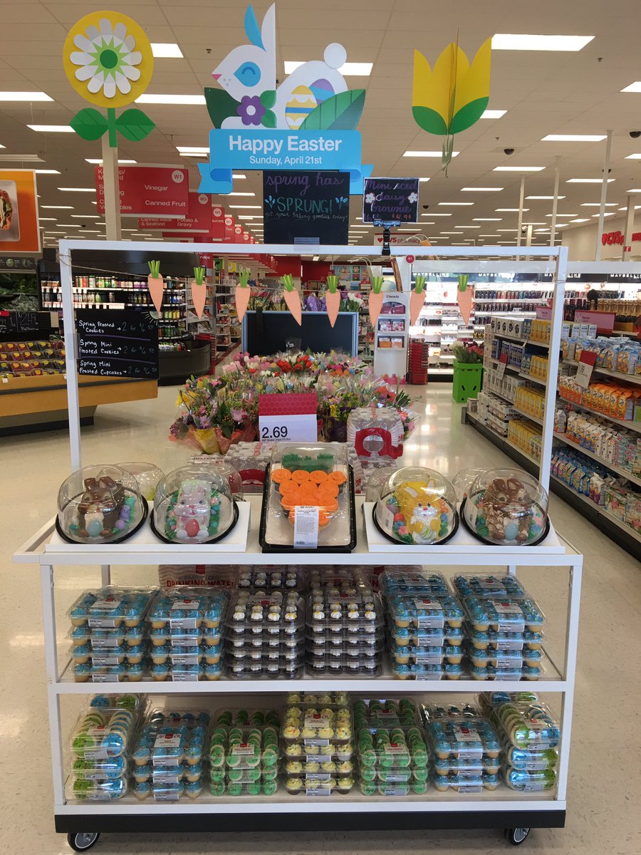 JasonBiles's tweet photo. T2303 Bakery Team is ready for Easter! Hop on in and get a bunny cake while they last. @leachmanjohn @TiffMisk @katie_konopasek @trevinnelson45 @86_adams @HannahDailey2 https://t.co/hD5wyuFoEE