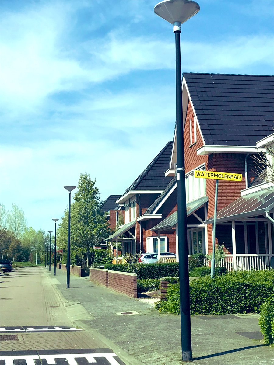 LICHT_MEER's tweet photo. First impression van het verduurzamen van de #openbareverlichting in @gem_ijsselstein Nieuw licht, nieuwe beleving. Werkzaamheden worden in opdracht van @CityTec uitgevoerd. https://t.co/RS9REKGeLj