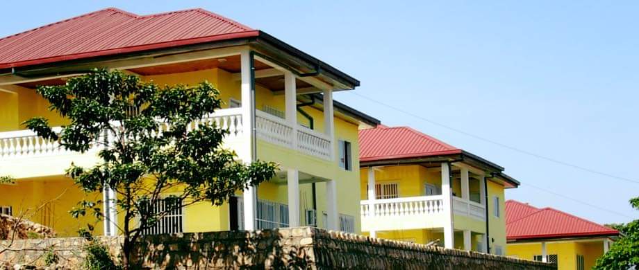 KrissToumi's tweet image. Ce site touristique (Ranch) paradisiaque situé dans la région du Nord-ouest plus précisément à #Bafut à 15mn de l'aéroport de Bamenda se meurt de jour en jour.

👇facebook.com/SaddleHillRanc…

LA POLITIQUE A TUÉ LE TOURISME ICI. #StopWarNoSo #StopKillin #StopKillingTourism #Cameroon