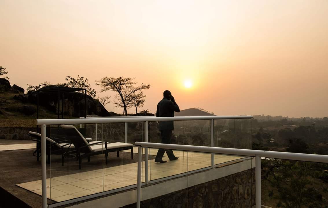 KrissToumi's tweet image. Ce site touristique (Ranch) paradisiaque situé dans la région du Nord-ouest plus précisément à #Bafut à 15mn de l'aéroport de Bamenda se meurt de jour en jour.

👇facebook.com/SaddleHillRanc…

LA POLITIQUE A TUÉ LE TOURISME ICI. #StopWarNoSo #StopKillin #StopKillingTourism #Cameroon