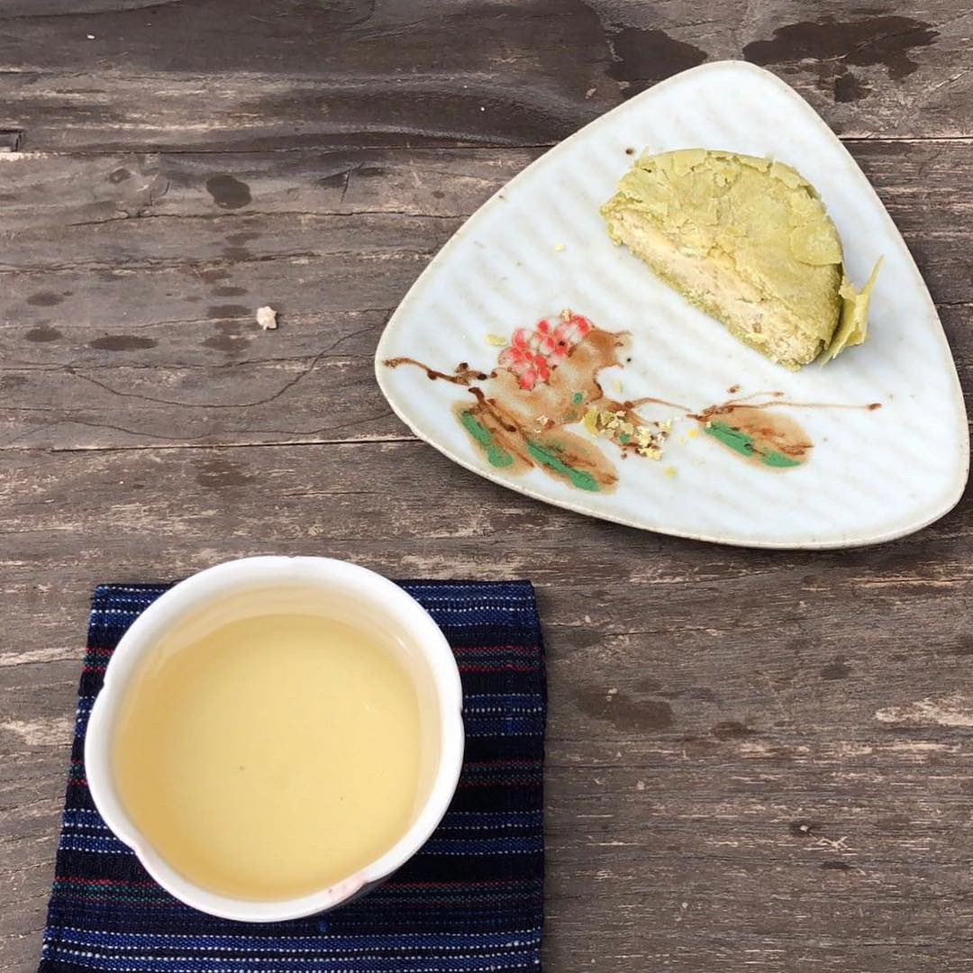 DrLuHealing's tweet photo. Enjoying a sweet treat in Beijing, China! #greentea #beijing #china #sweets #yum #snack #meigui #cake https://t.co/nn2nrnan19