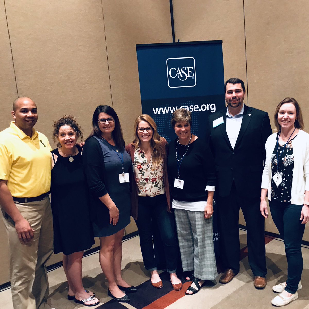 callmecourters's tweet photo. Meeting of the minds in #AlumniRelations for #CASEsarp ๐Excited about the work and implementing new ideas for @GaelAlumni @stmarysca @CASEAdvance #case #alumni #advancement https://t.co/idNTvhC07i