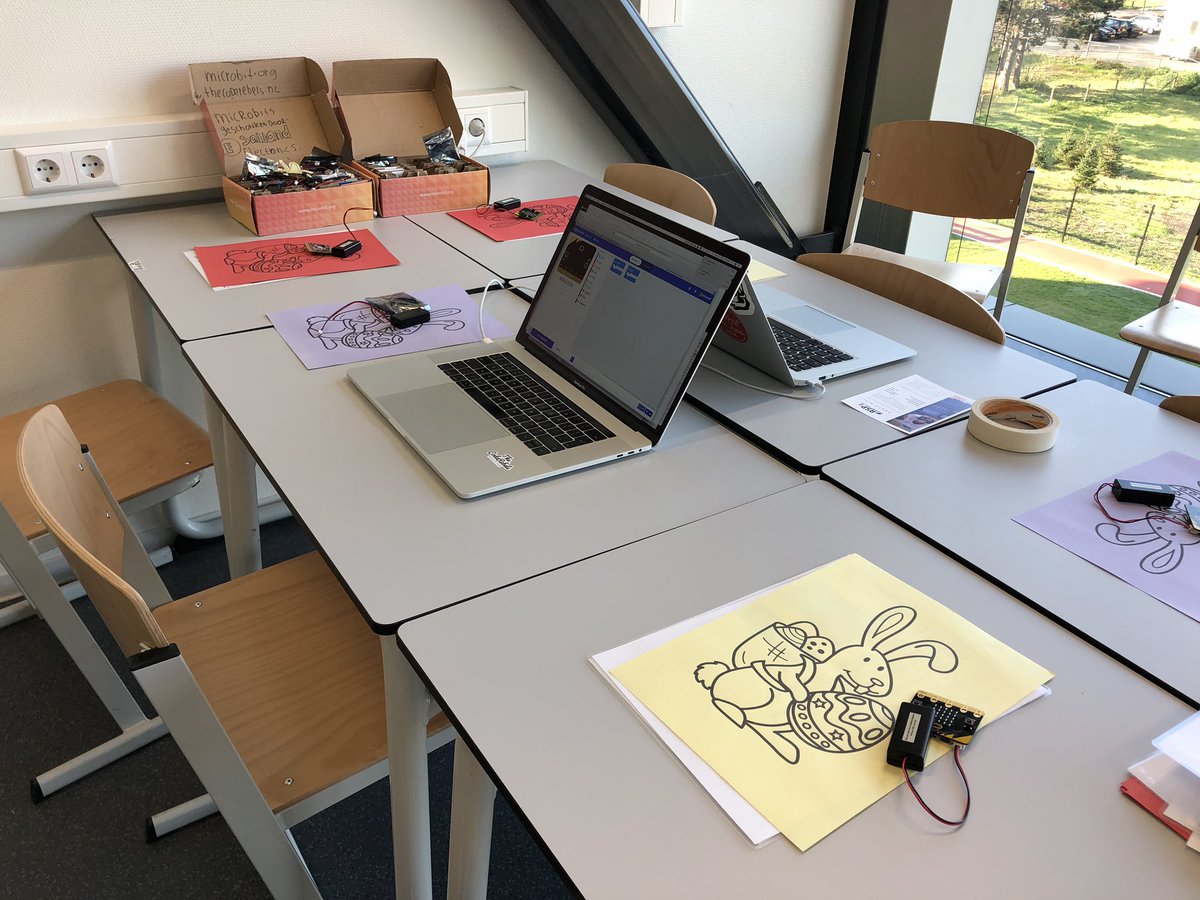 timvogt's tweet image. Weer een leuke workshop op de bso gedaan en workshops bij Deltion “robot besturen” #coding #born_to_code #thecoderebels