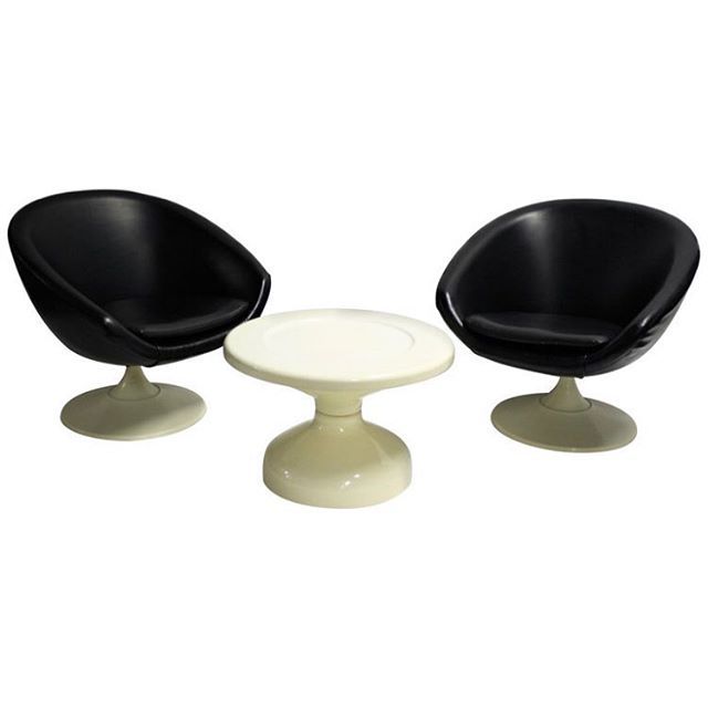 Vintiquesvof's tweet photo. Pair of #spaceage #sixties #design #loungechairs with matching #sidetable #midcenturymodern #vintiquesmidcentury #pamono #etsy #vinterior #1stdibs #selency #vntg #worldwideshipping✈Pair of #spaceage #sixties #design #loungechairs with matching #sidetable #midcenturymodern #v… https://t.co/jJHwa29sv0