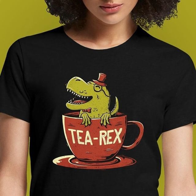 osomwear's tweet photo. Tea Rex - https://t.co/WlwoiZ1ro9 #trexhappy #dino #matchalicious #matcha #matchaeologist #tea #teatime #instagood #goodmoment #vibes #love #starbucks #time #hottea #readyforit #dinostyle #dinosaurs #trex #pose #picoftheday #jurassicfan #jurassicworl… https://t.co/2kKLjDJbgB https://t.co/lRJoHyNhfw