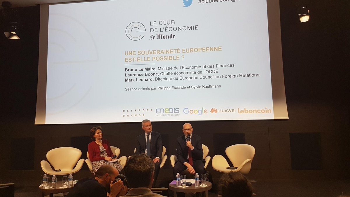 Personne ne s'est interrogé sur l'ironie d'avoir de tels sponsors pour un tel sujet de table ronde ?